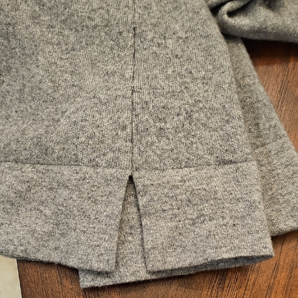 Ann Taylor Wool Blend Funnel Neck Gray Sweater Sz M - Picture 7 of 8